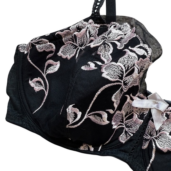 Cacique Women's Black & Pink Floral Embroidered Underbust Bra 42DD Unlined - Picture 2 of 7